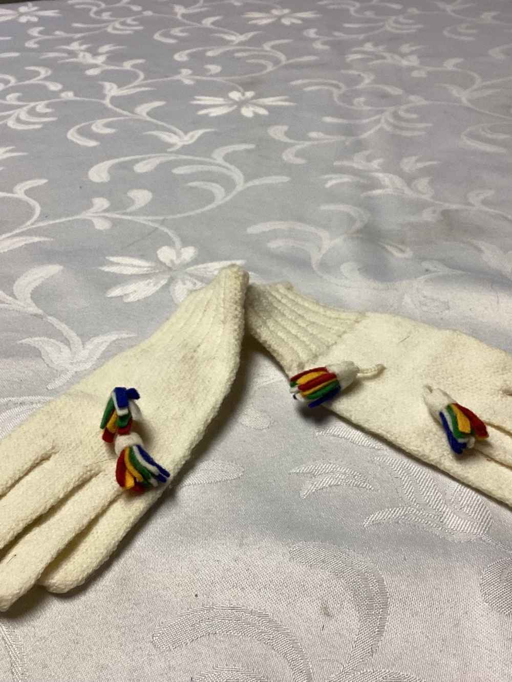 Children’s vintage wool gloves, little girls with tassels
